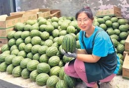 3秒挑出“梦中情瓜” “验瓜师”火了你“吃瓜”了吗？！第一吃瓜社